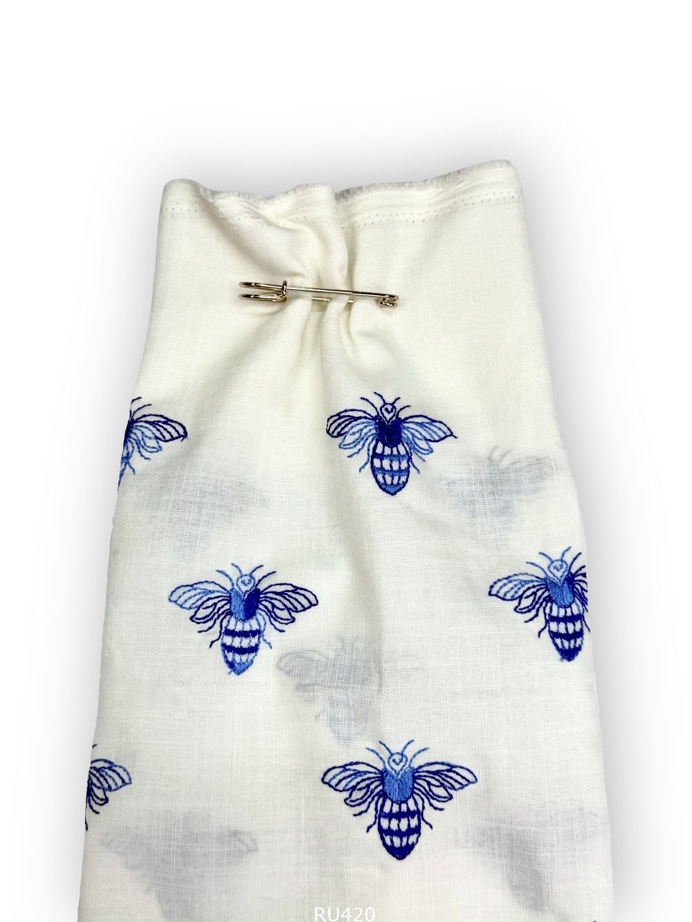 SHEER Linen Blue — лён нового поколения с вышивкой, синий молочный